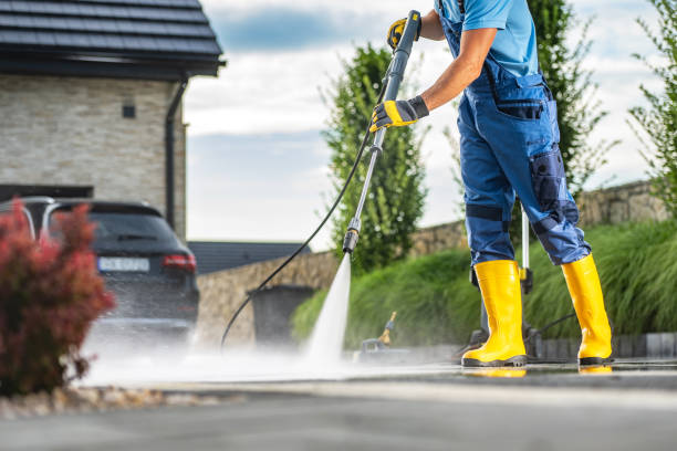 Why Choose Our Pressure Washing Services in Florida